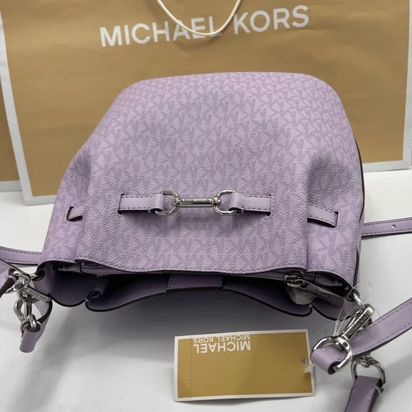 MICHAEL KORS Carson Md Logo Convertible Bucket Crossbody Shoulder
Lt Quartz
NWT - Picture 6 of 16